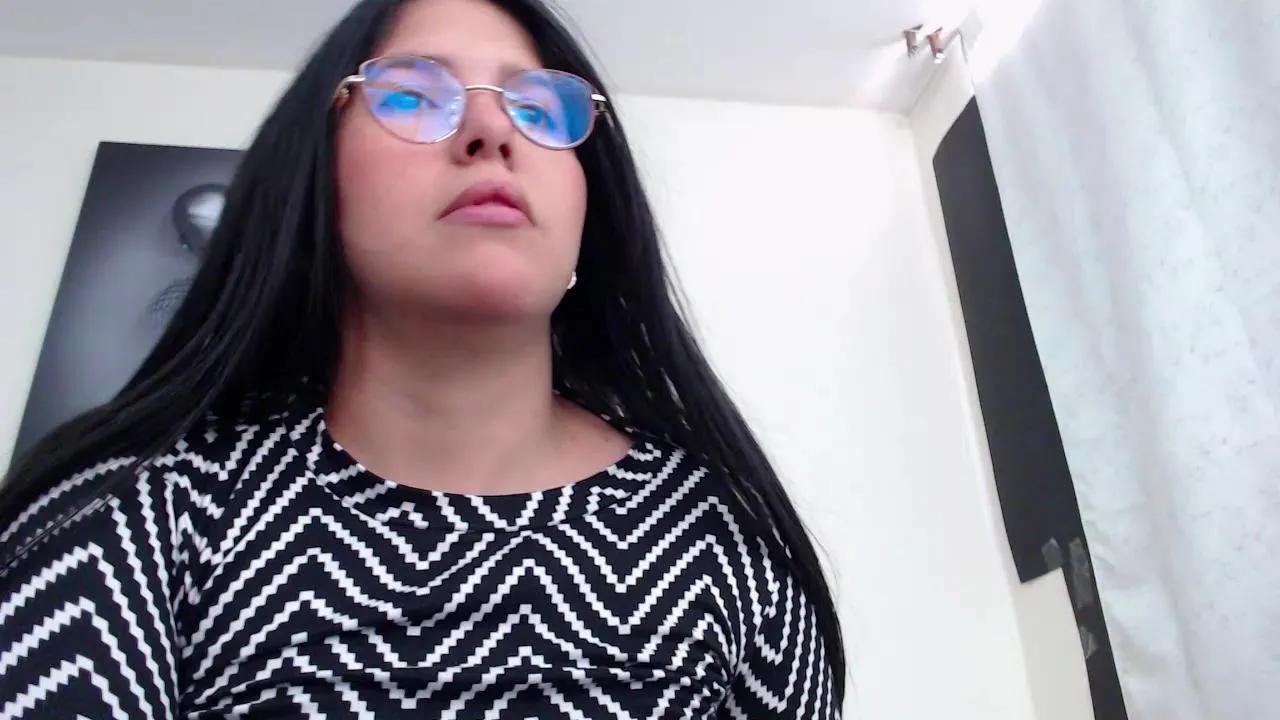Offline KatrinaRolan on Cam4