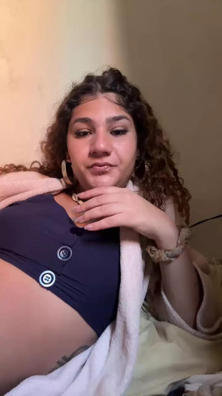 KauAyra on Cam4 