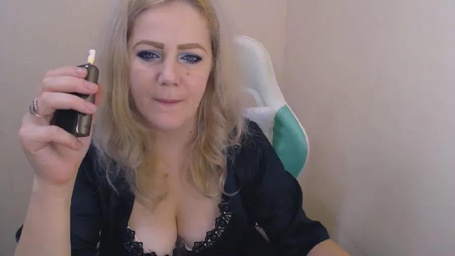 Freechat kay_franccis on Cam4