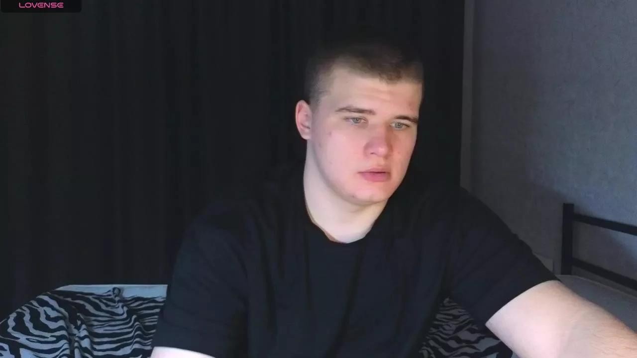 KevinKRYSTALLL on Cam4 