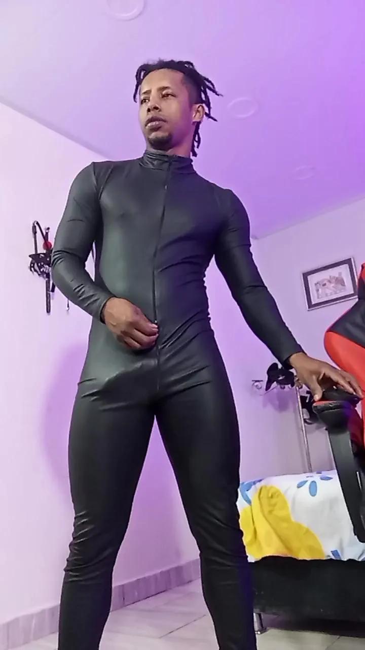 Offline Khalifa_Hunter on Cam4