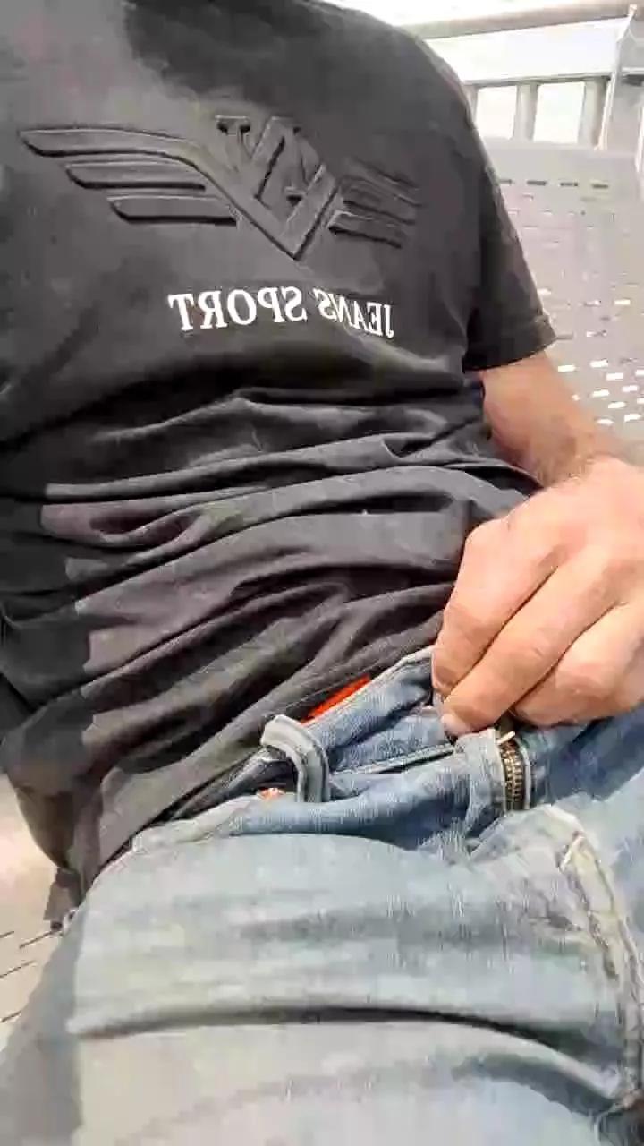Kinky_canuck1 on Cam4 