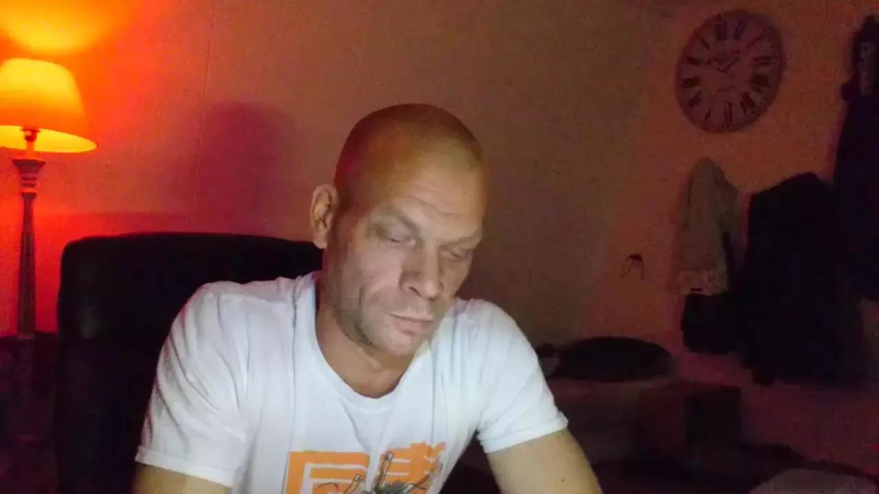 Kinky_Play on Cam4 