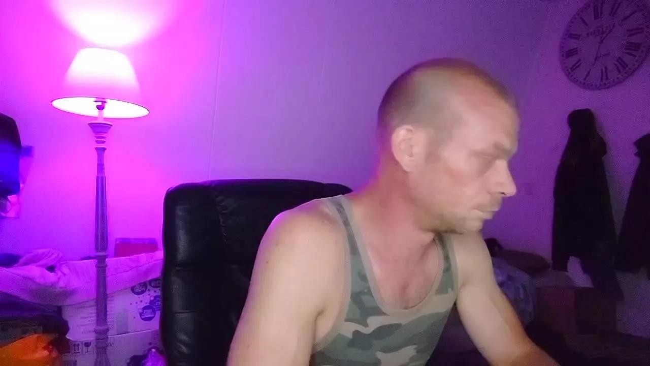 Kinky_Play on Cam4 