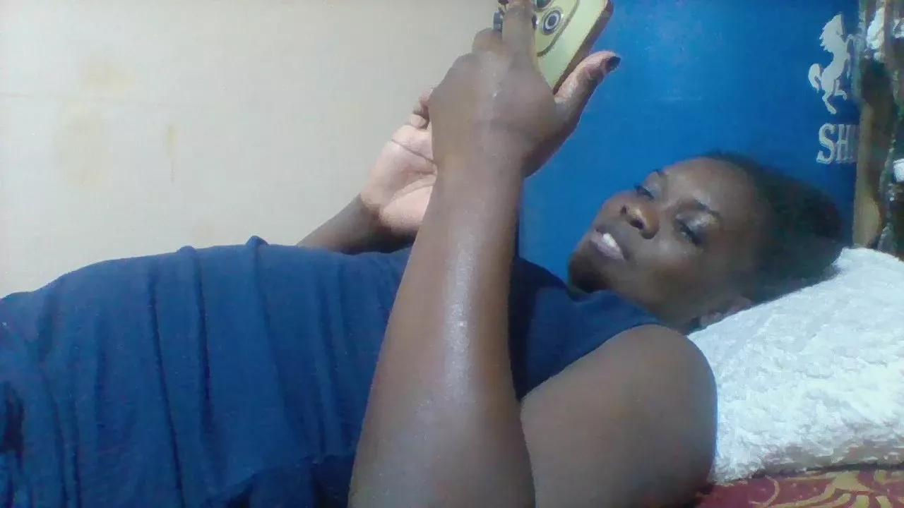 Kinkydiva1 on Cam4 