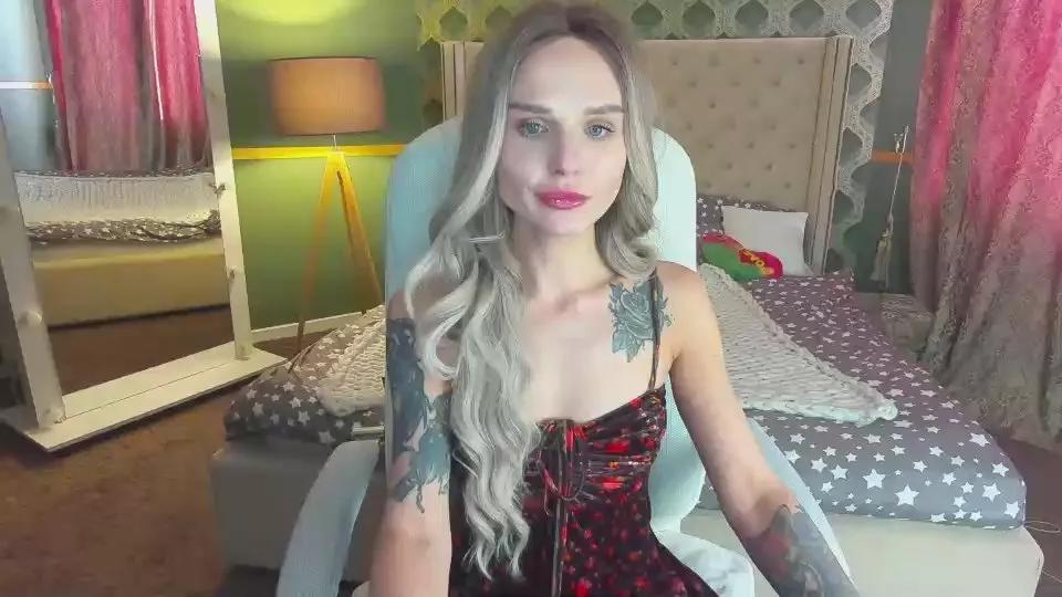 KiraGrayy on Cam4 