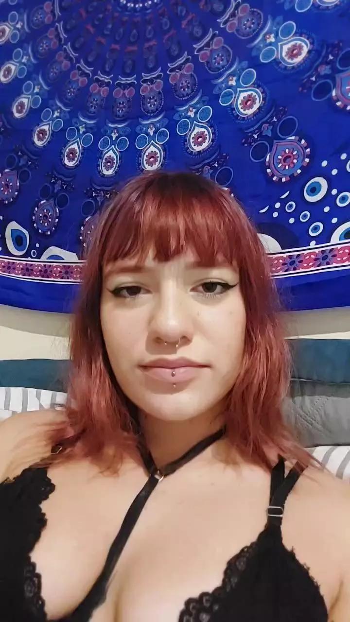 Kitty_Botaa on Cam4 