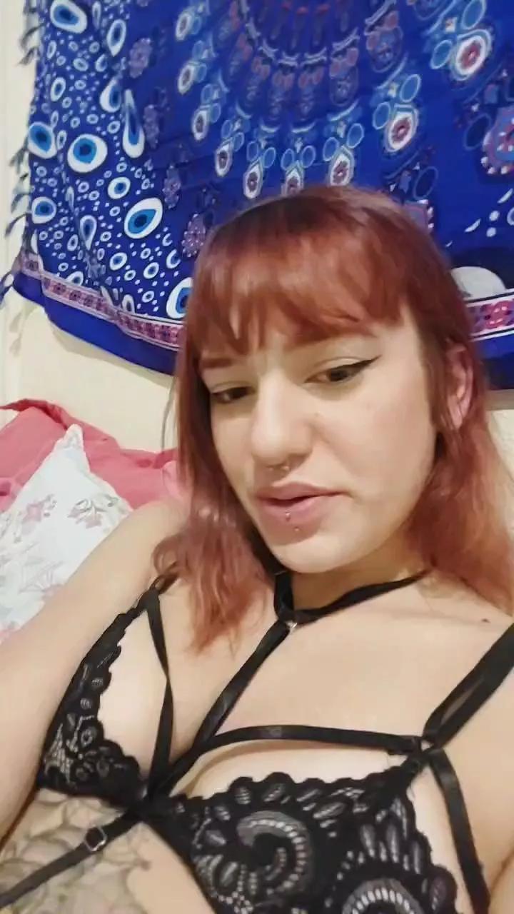 Kitty_Botaa on Cam4 