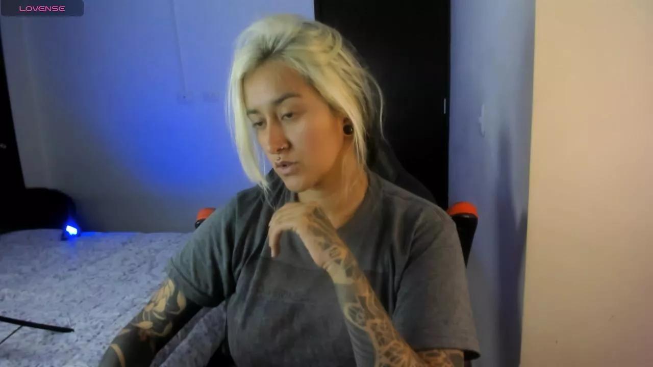 Kitty_goddess on Cam4 