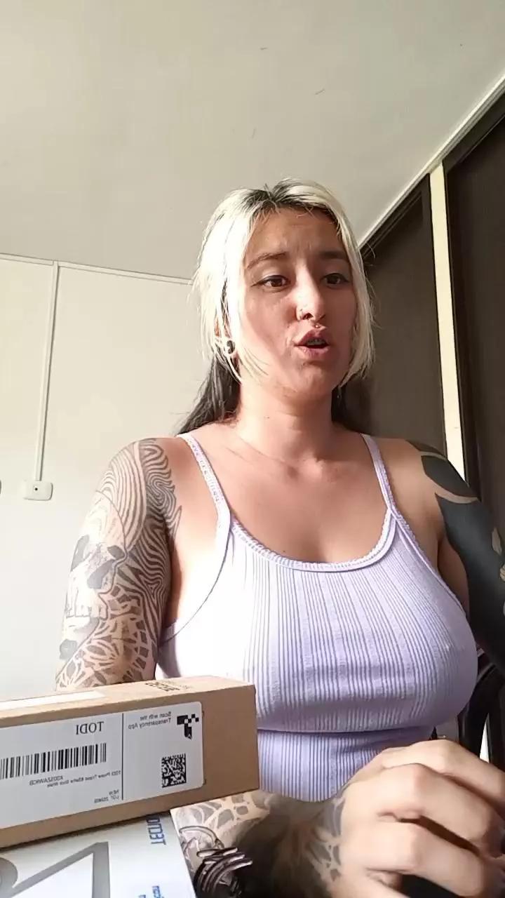 Kitty_goddess on Cam4 