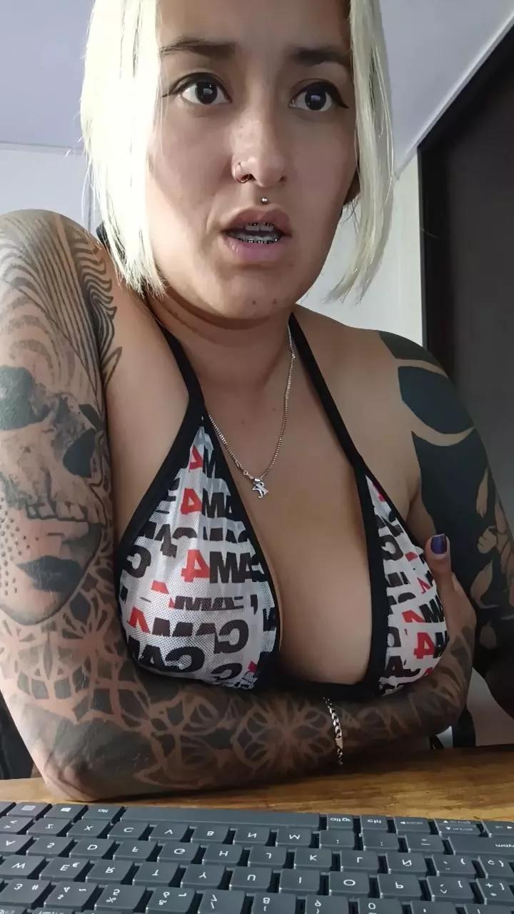 Kitty_goddess on Cam4 