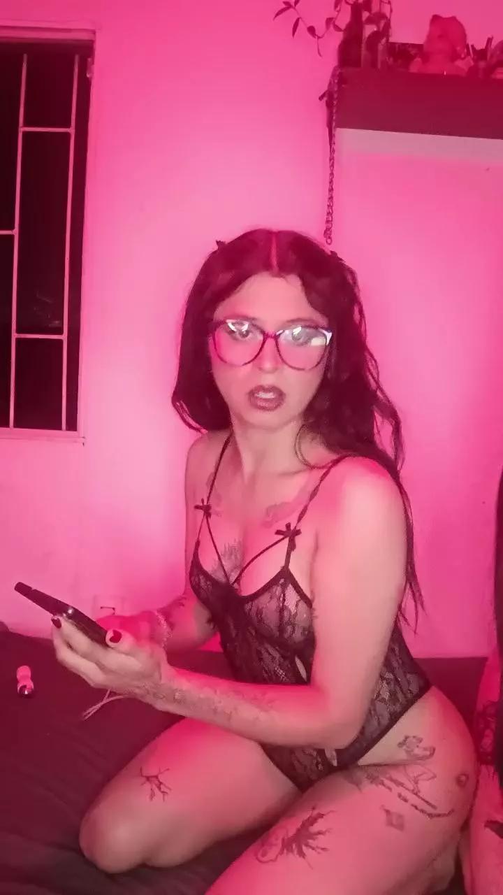 kittydemonia on Cam4 