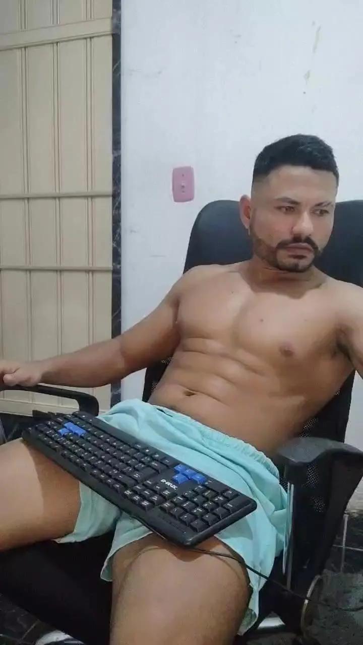 kllayton on Cam4 