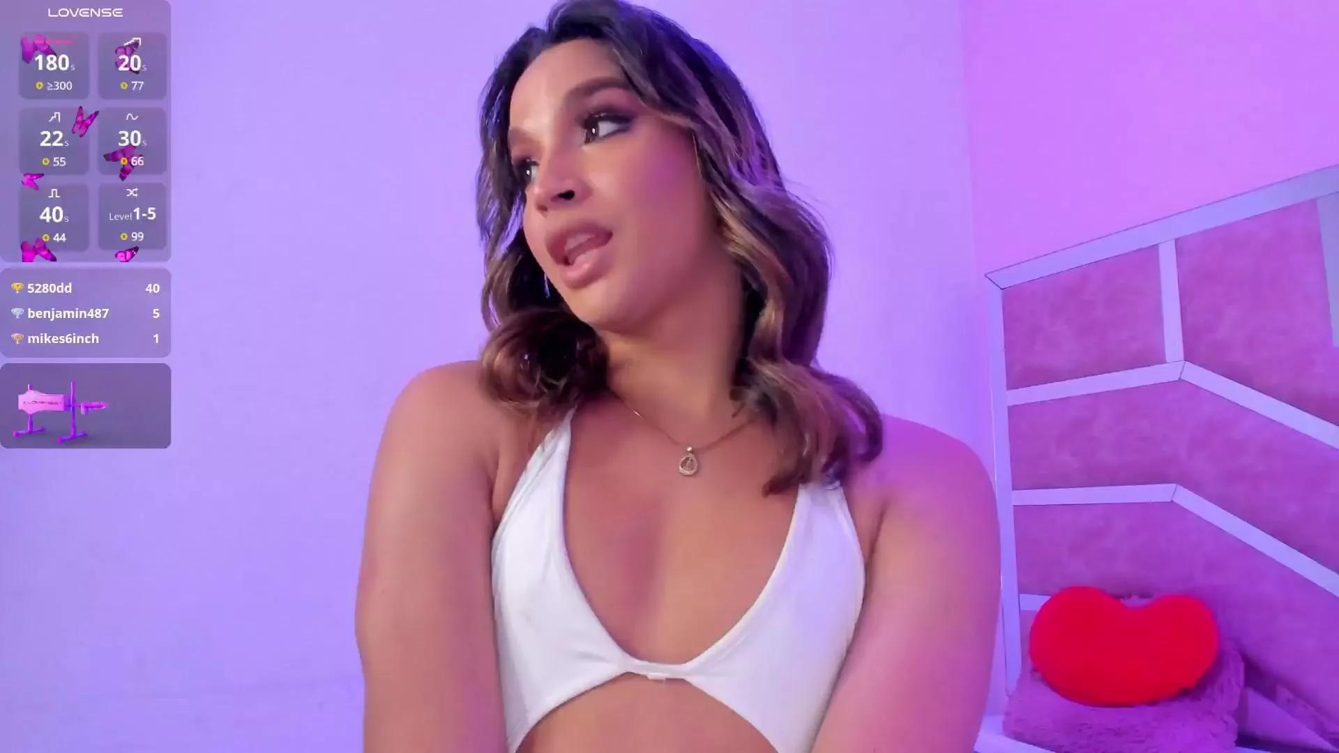 KylieVictoria_ on Cam4 