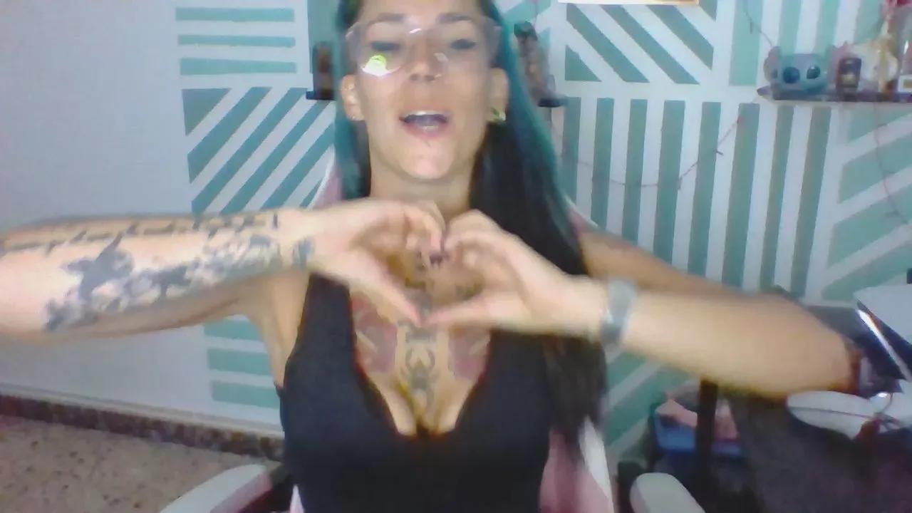 Laadyyblaack97 on Cam4