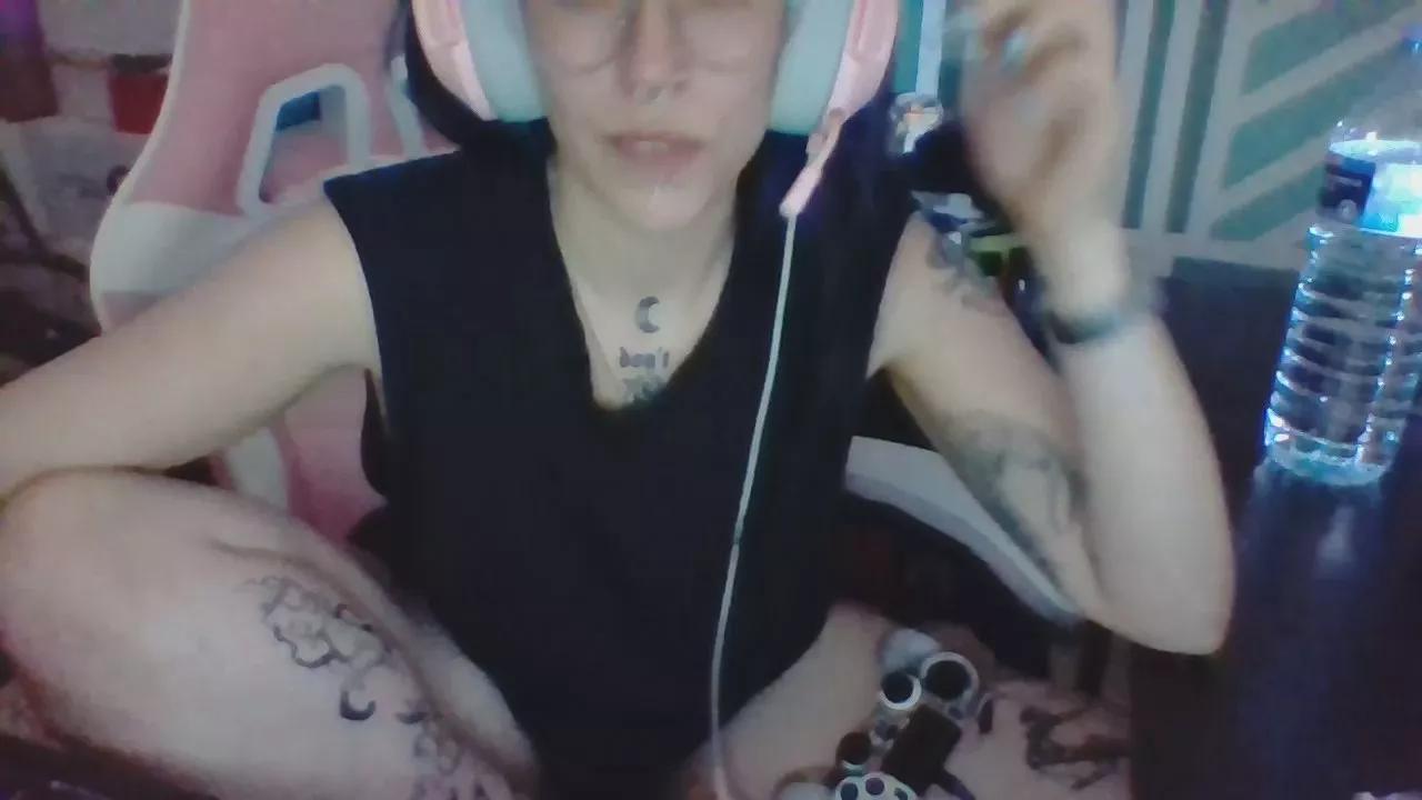 Laadyyblaack97 on Cam4 