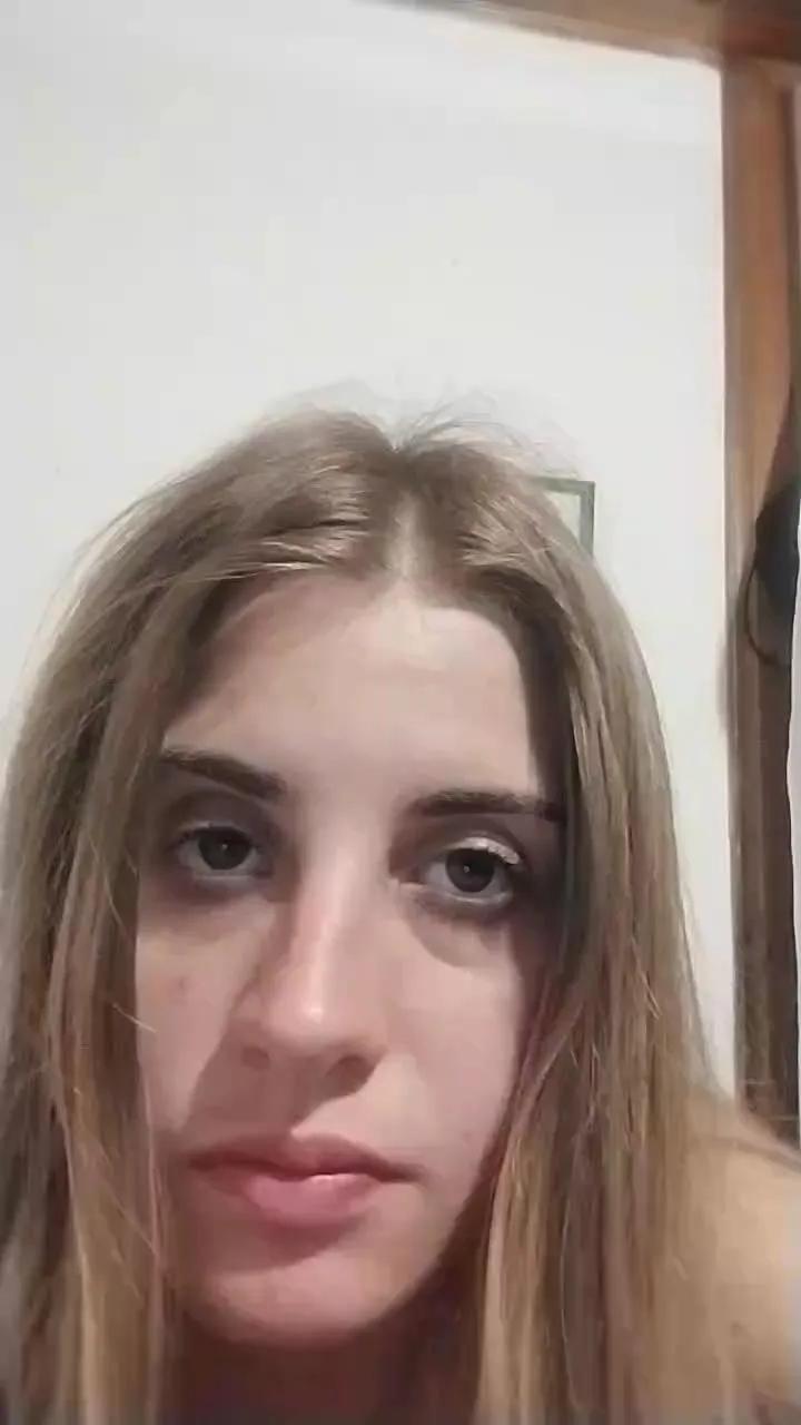 Ladyblonde02 on Cam4