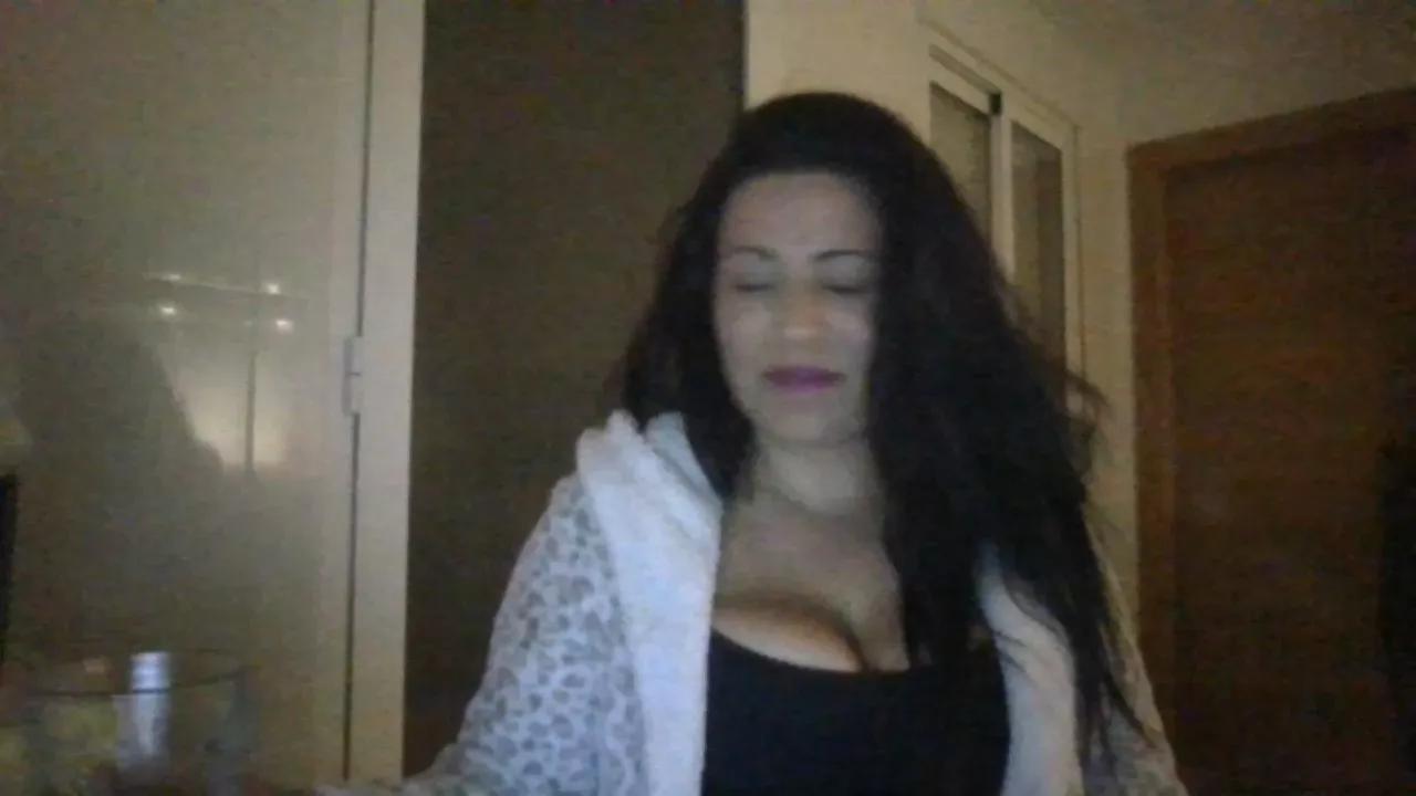 Lailact on Cam4 