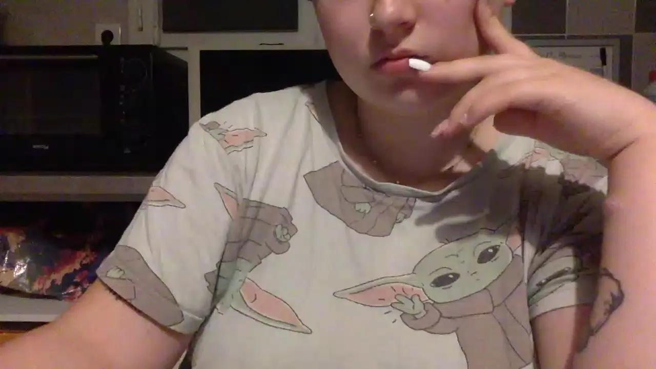 lapetitejeune on Cam4