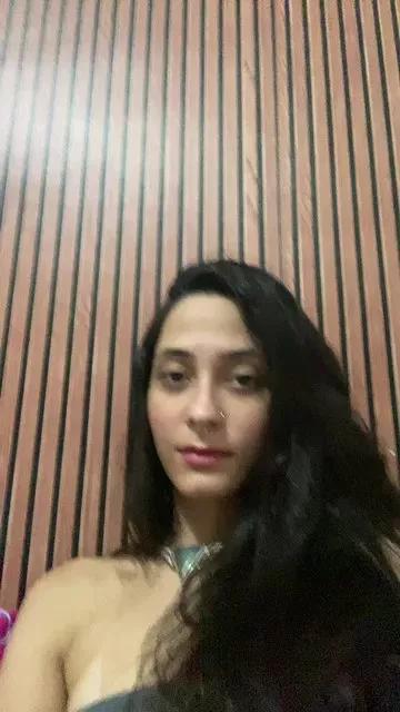 Lara2607 on Cam4 