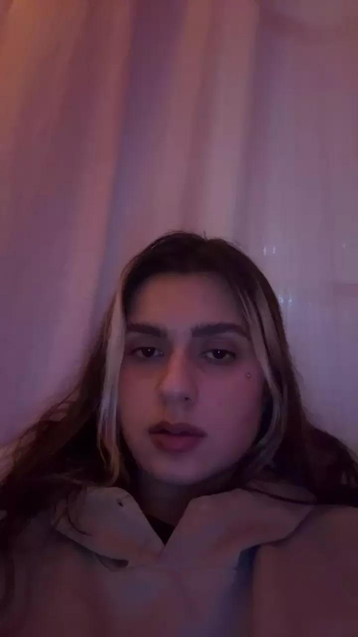 Lara2607 on Cam4 
