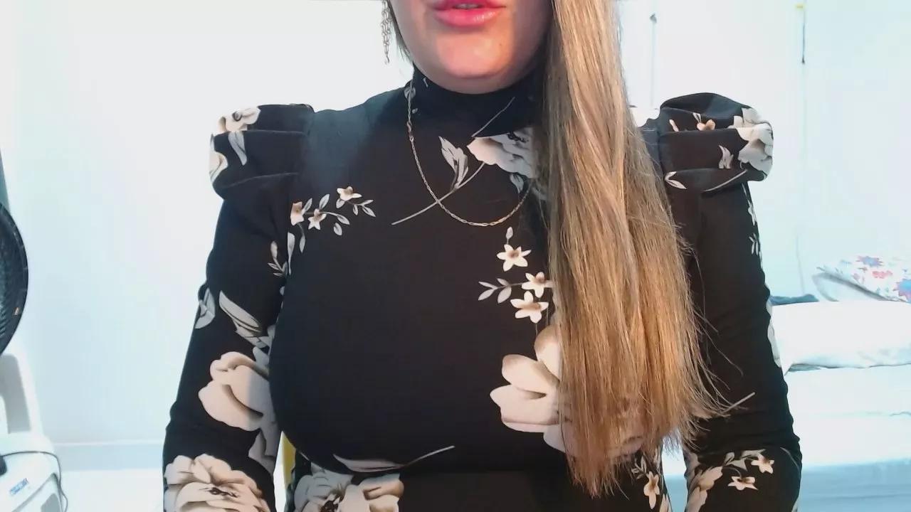 larablonde on Cam4 