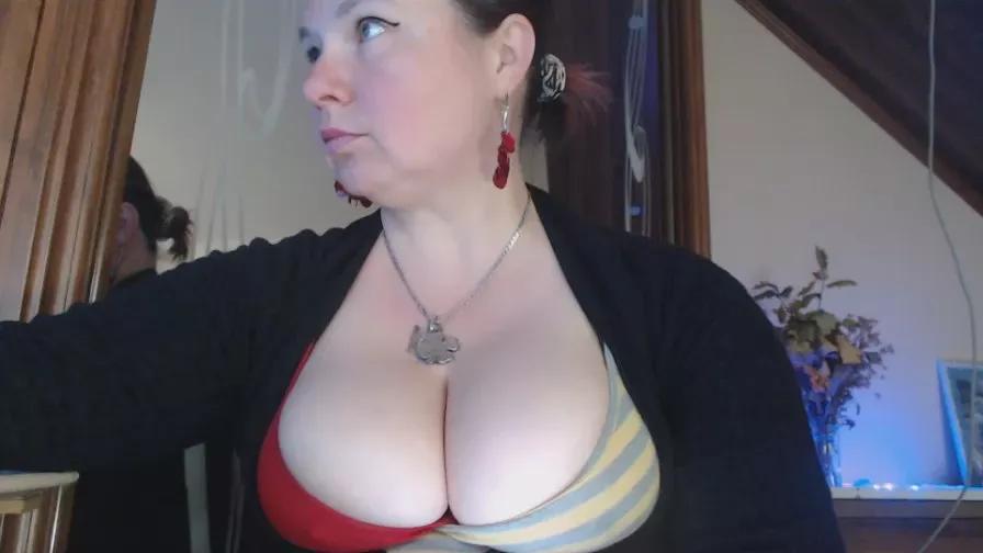 laraluxe on Cam4 