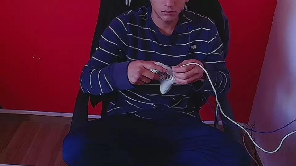 Larry_Art_A on Cam4 