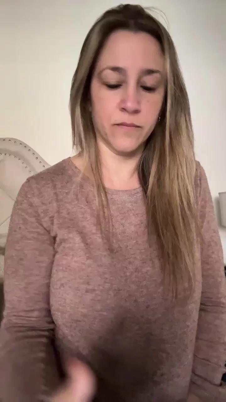 latinmom83 on Cam4 