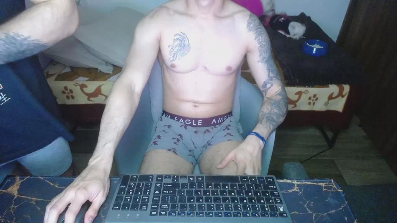 Lealboy on Cam4 