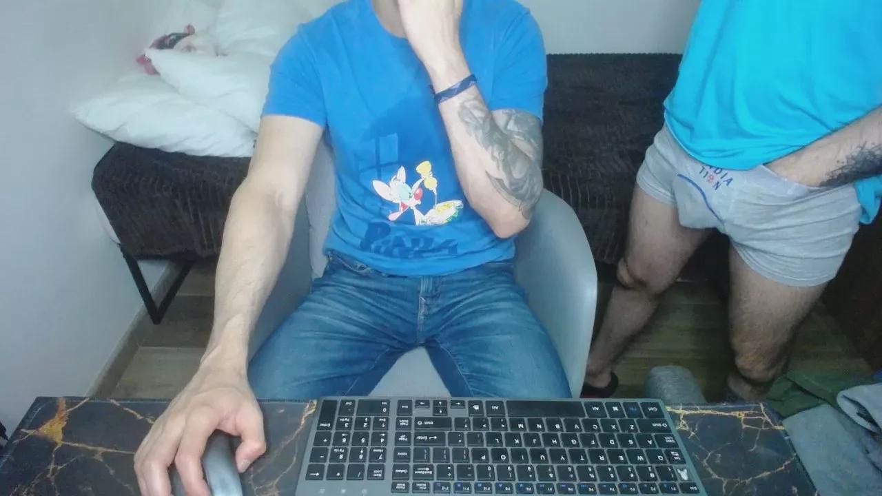 Lealboy on Cam4 