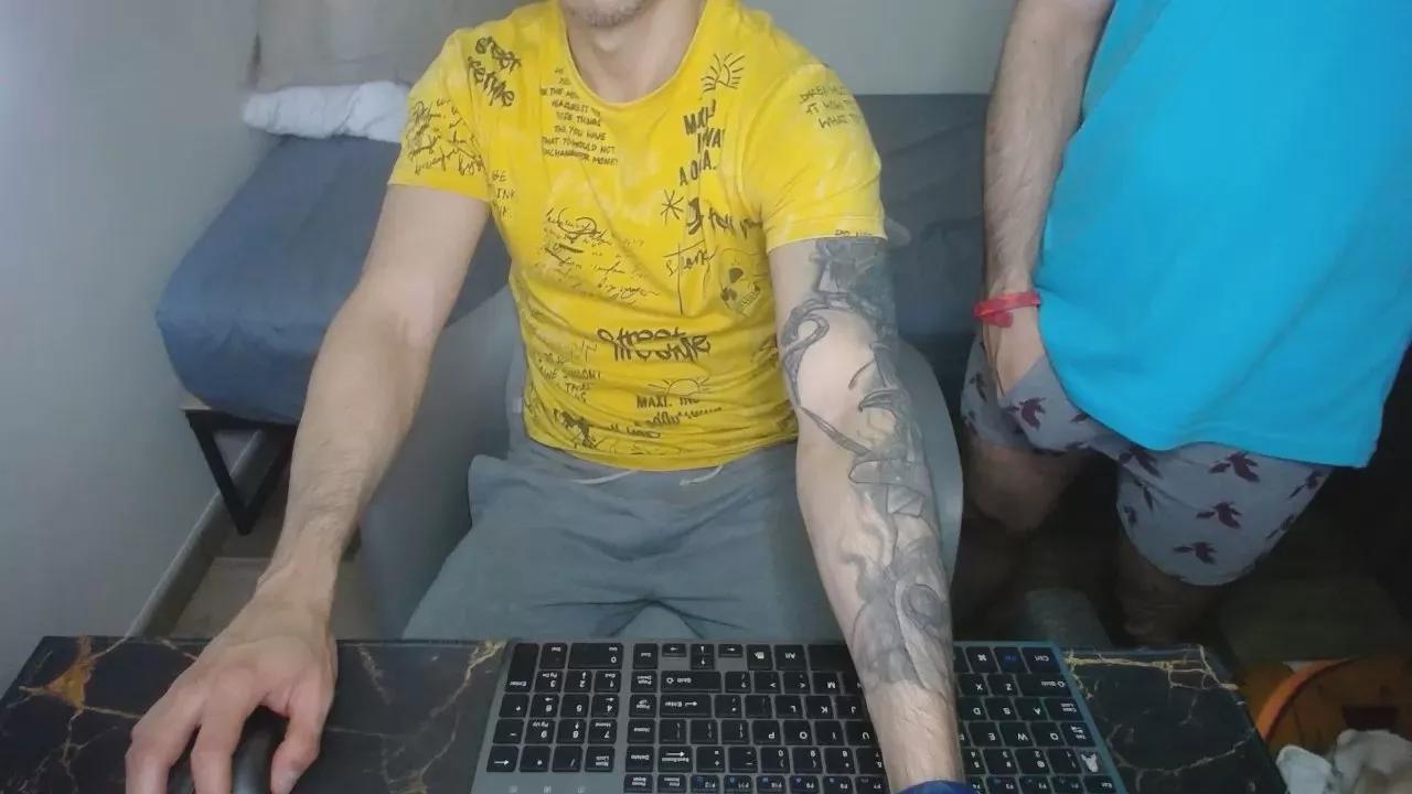 Lealboy on Cam4 