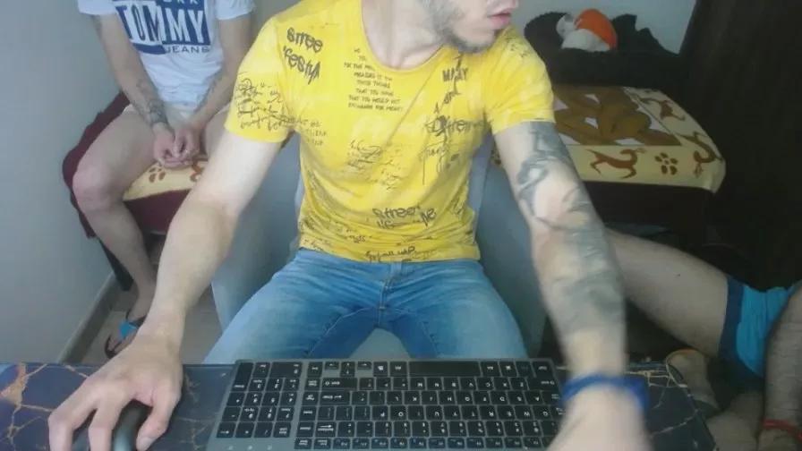 Lealboy on Cam4 