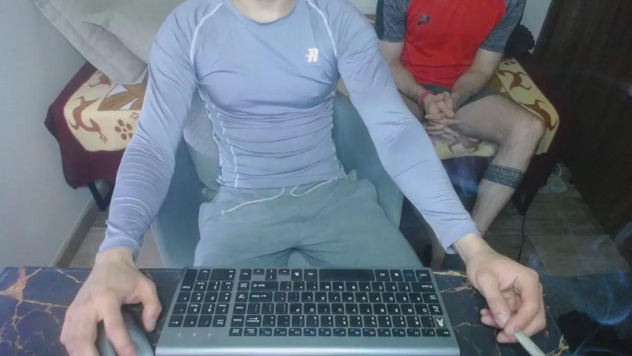 Lealboy on Cam4 