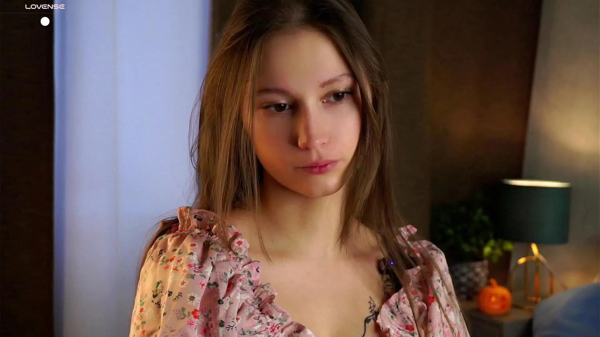 Offline LettieDilgard on Cam4