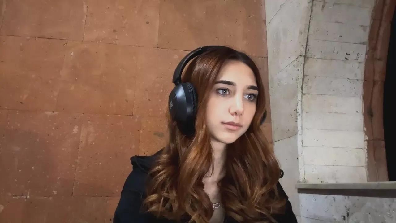 LexieVaka on Cam4