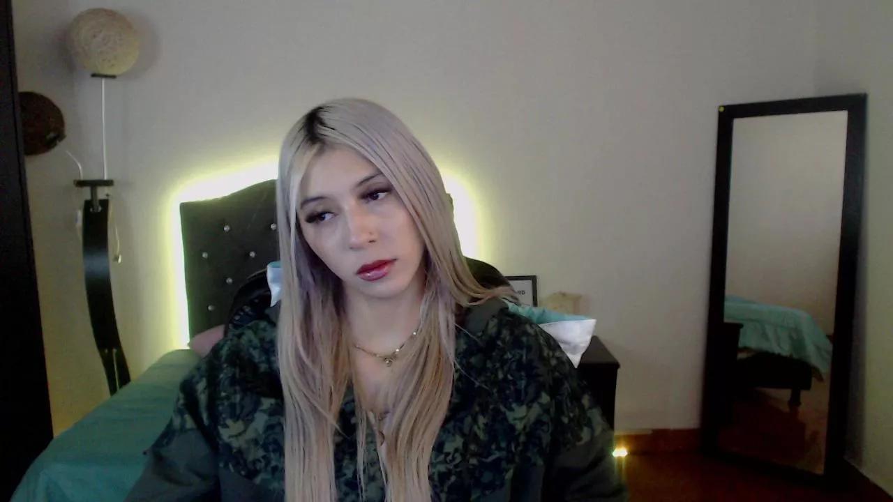 Lia_baby on Cam4 