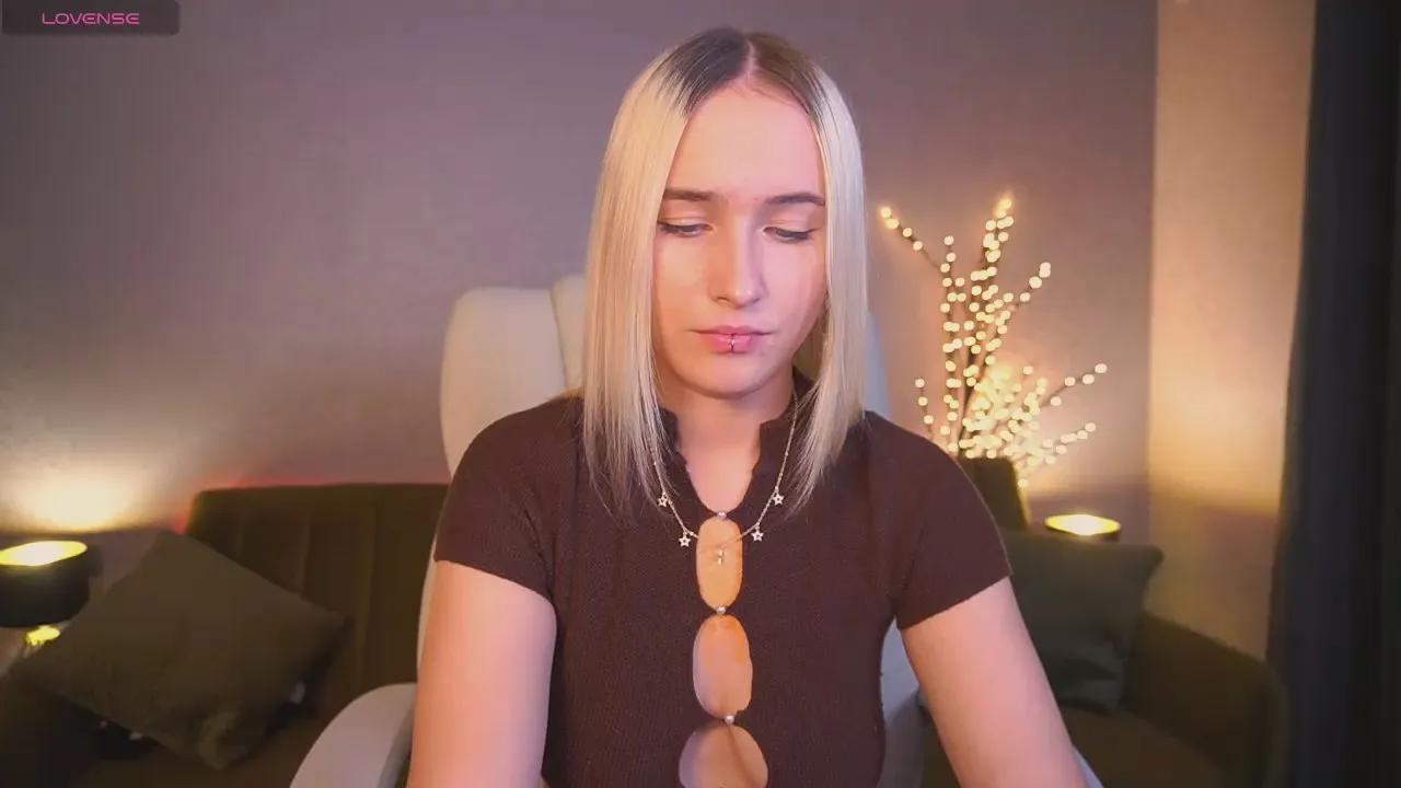 LiliElfie on Cam4