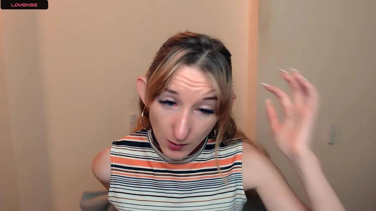 LillyBluee on Cam4 