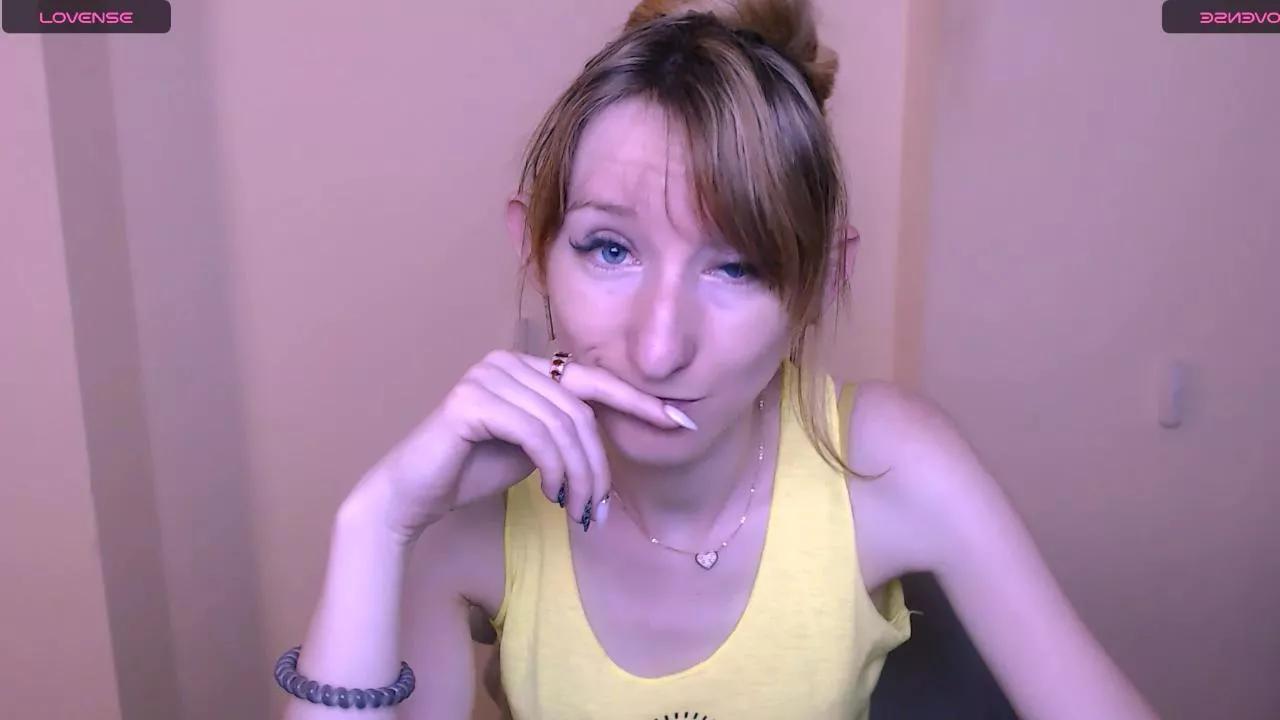 LillyBluee on Cam4 