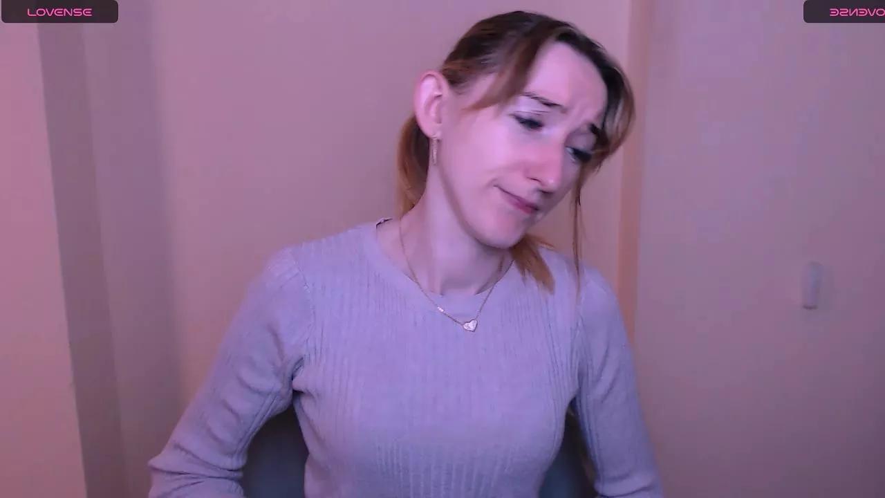 LillyBluee on Cam4 