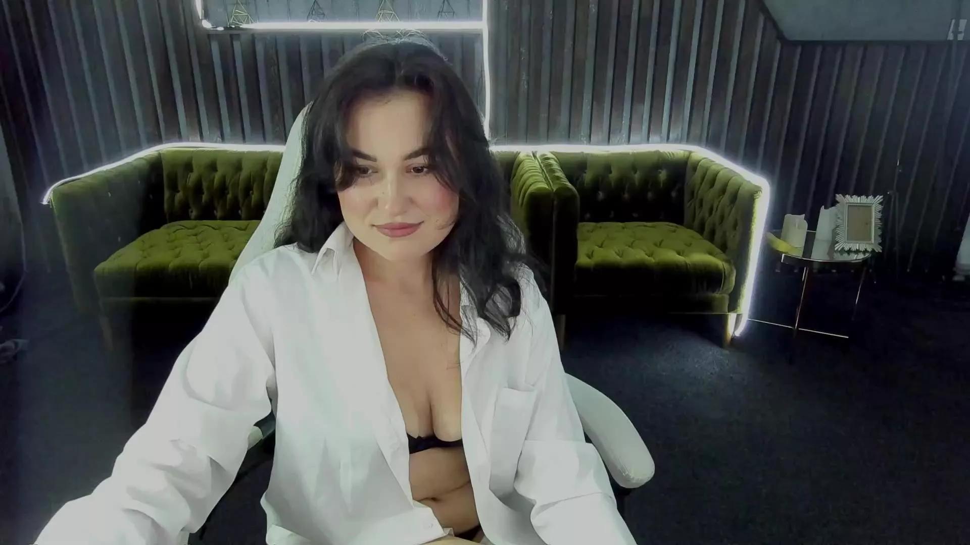 LilyFoxyy on Cam4 