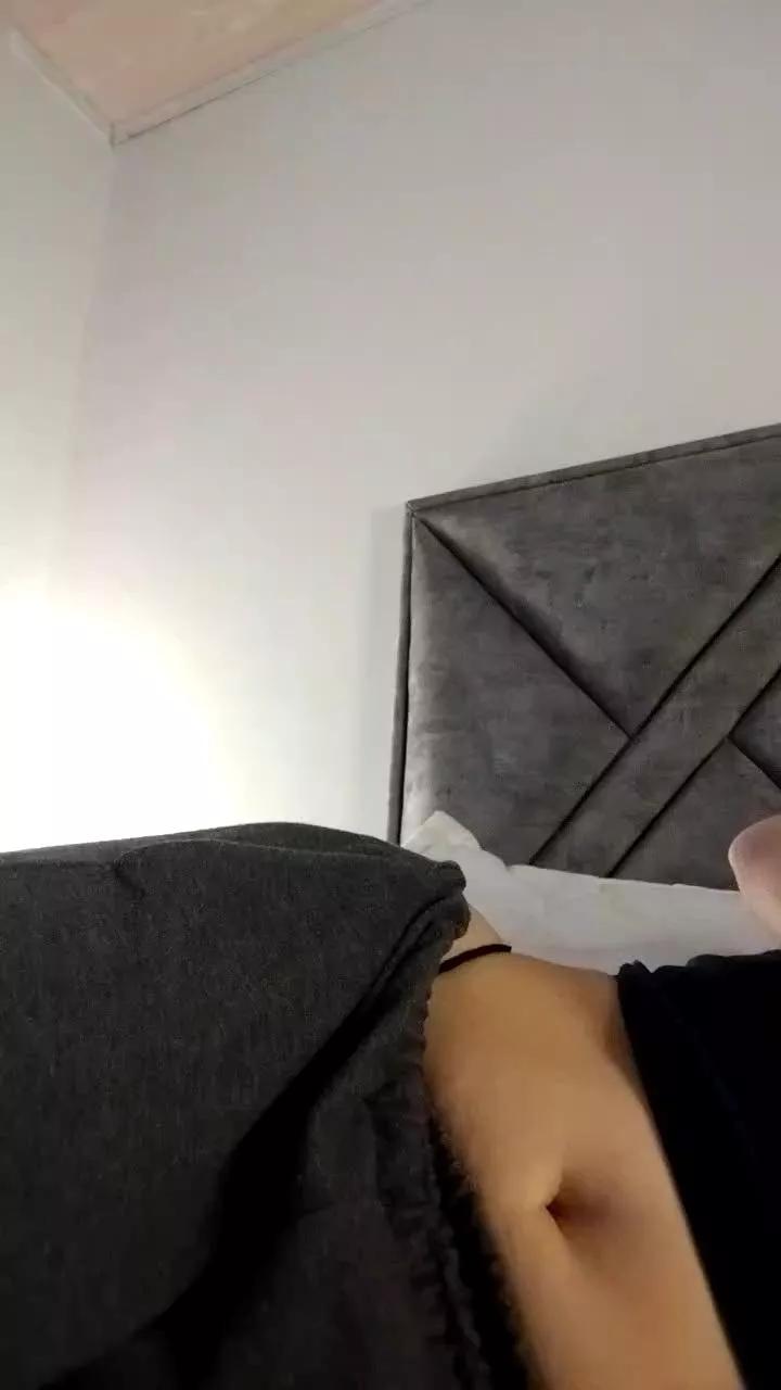 Lilymo on Cam4 