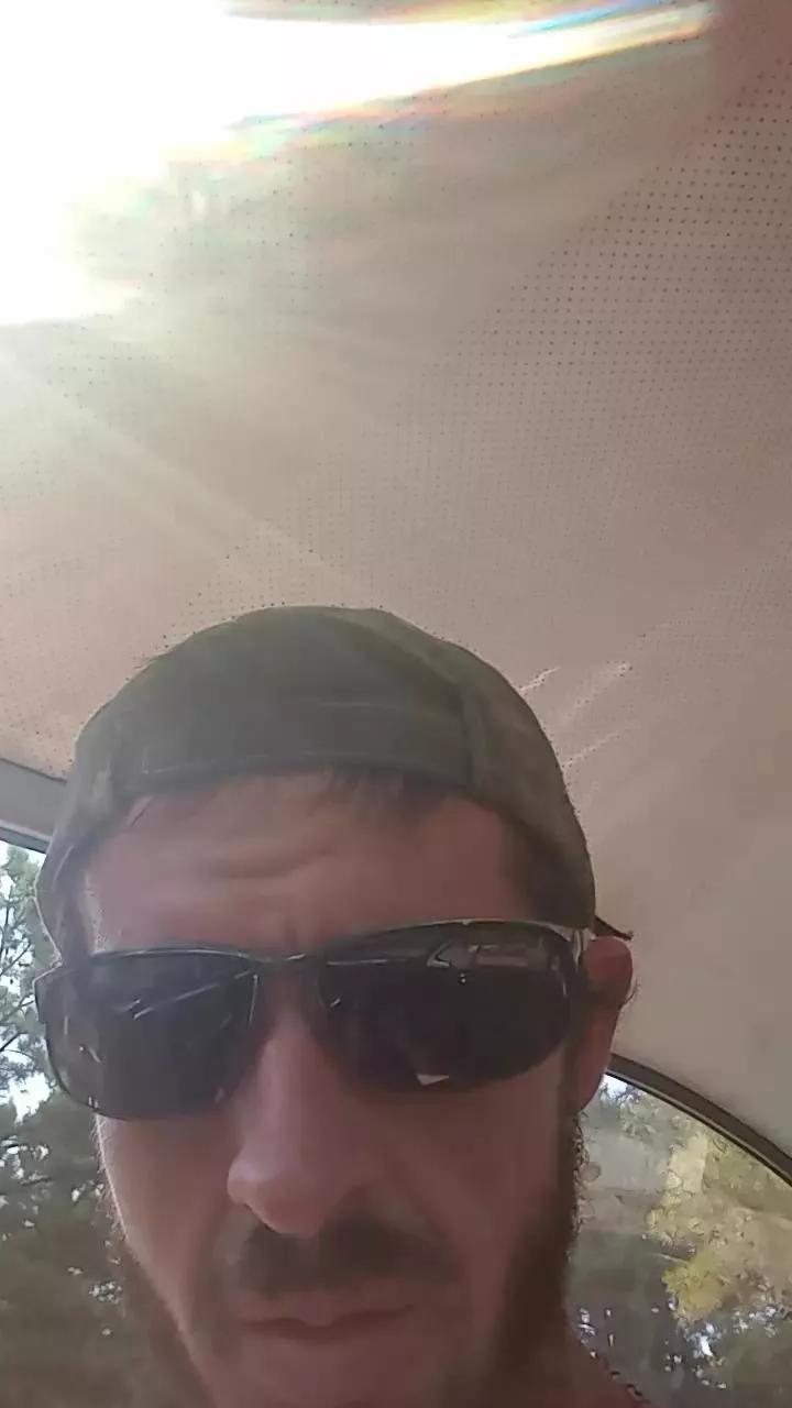 Littleguy25 on Cam4 