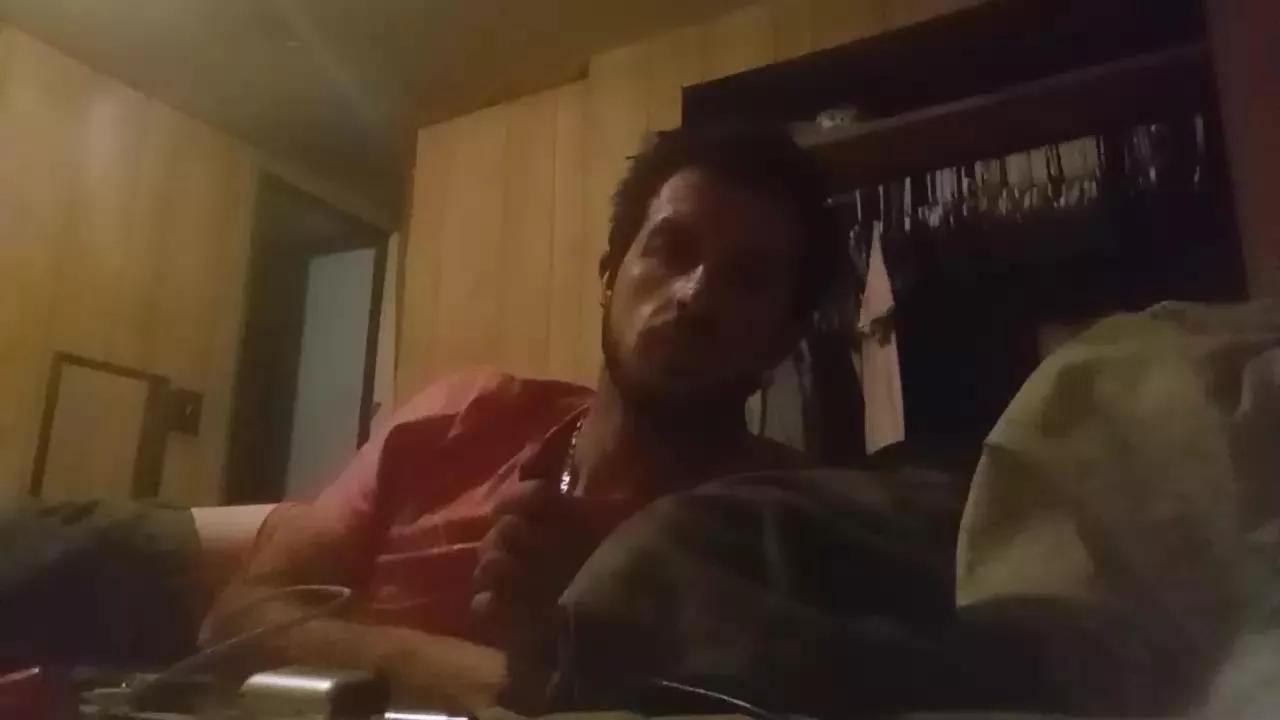 Littleguy25 on Cam4 