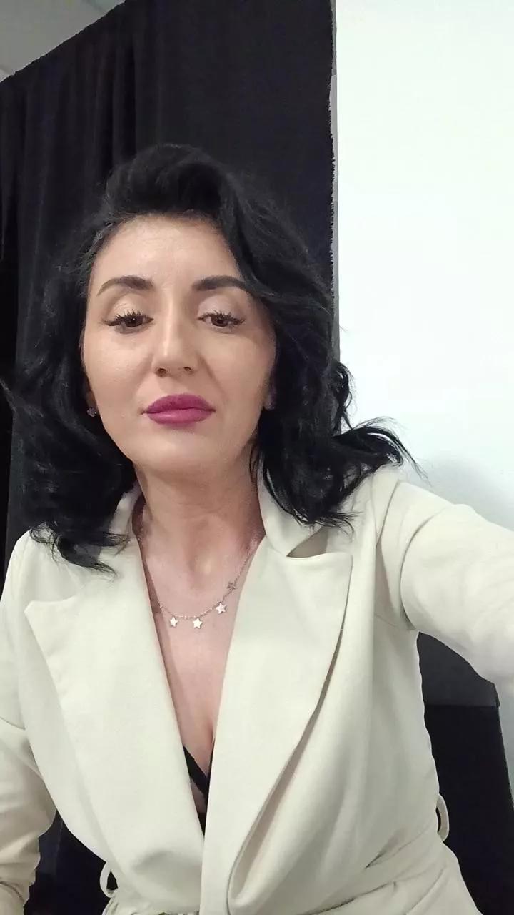 Lola05love on Cam4 