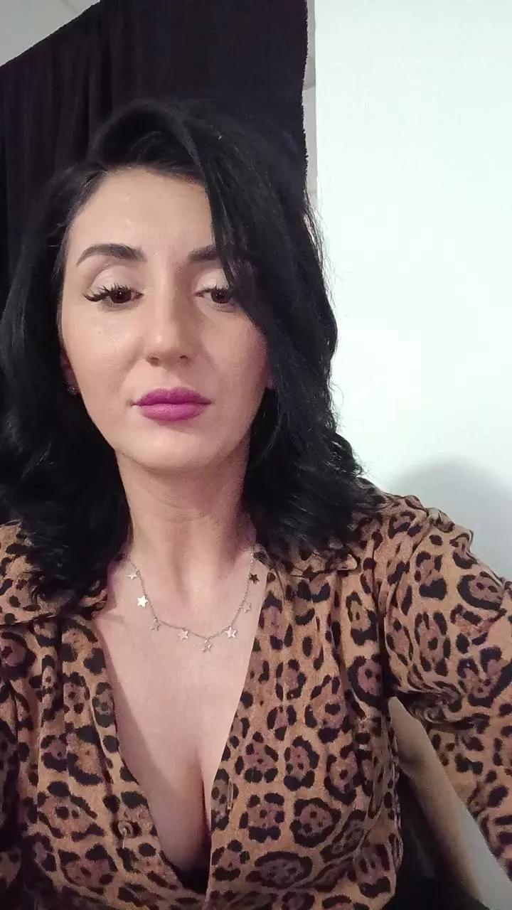 Lola05love on Cam4 