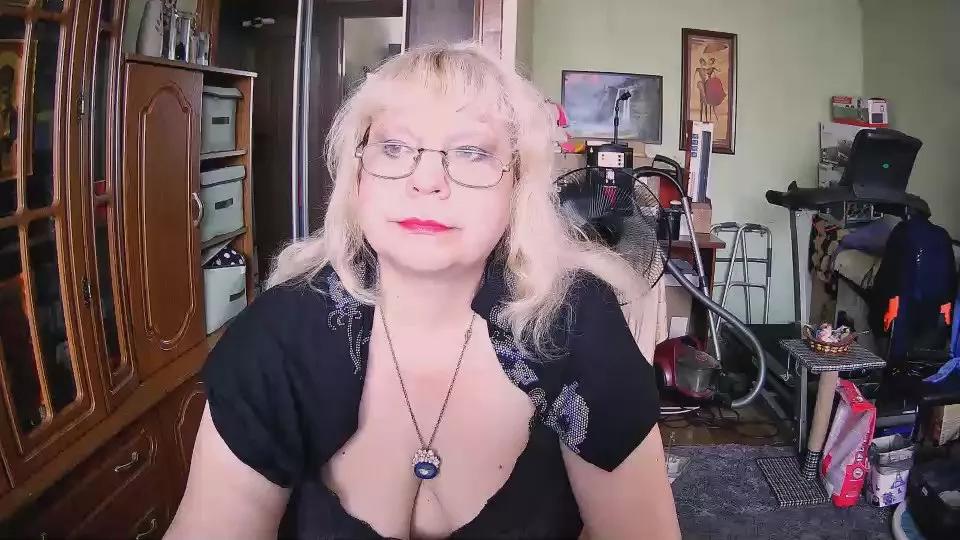 LOLA1972 on Cam4 