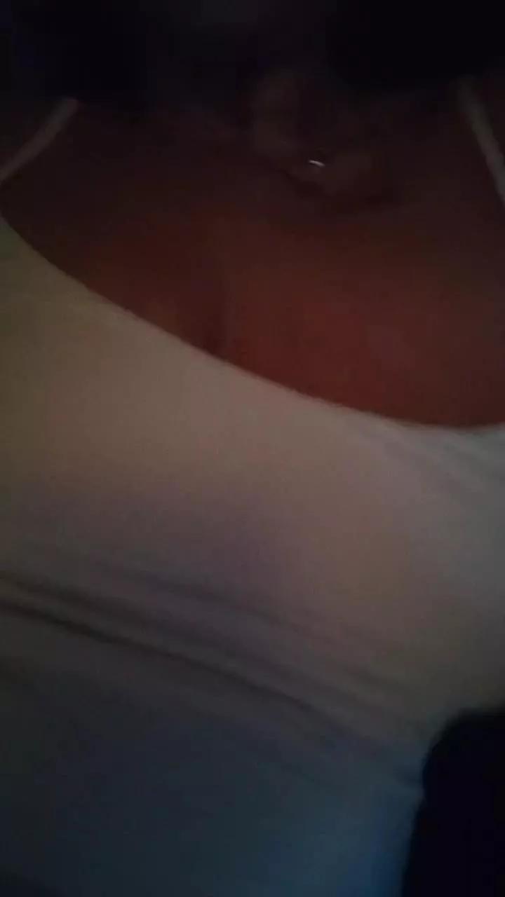 Lolla_g on Cam4 