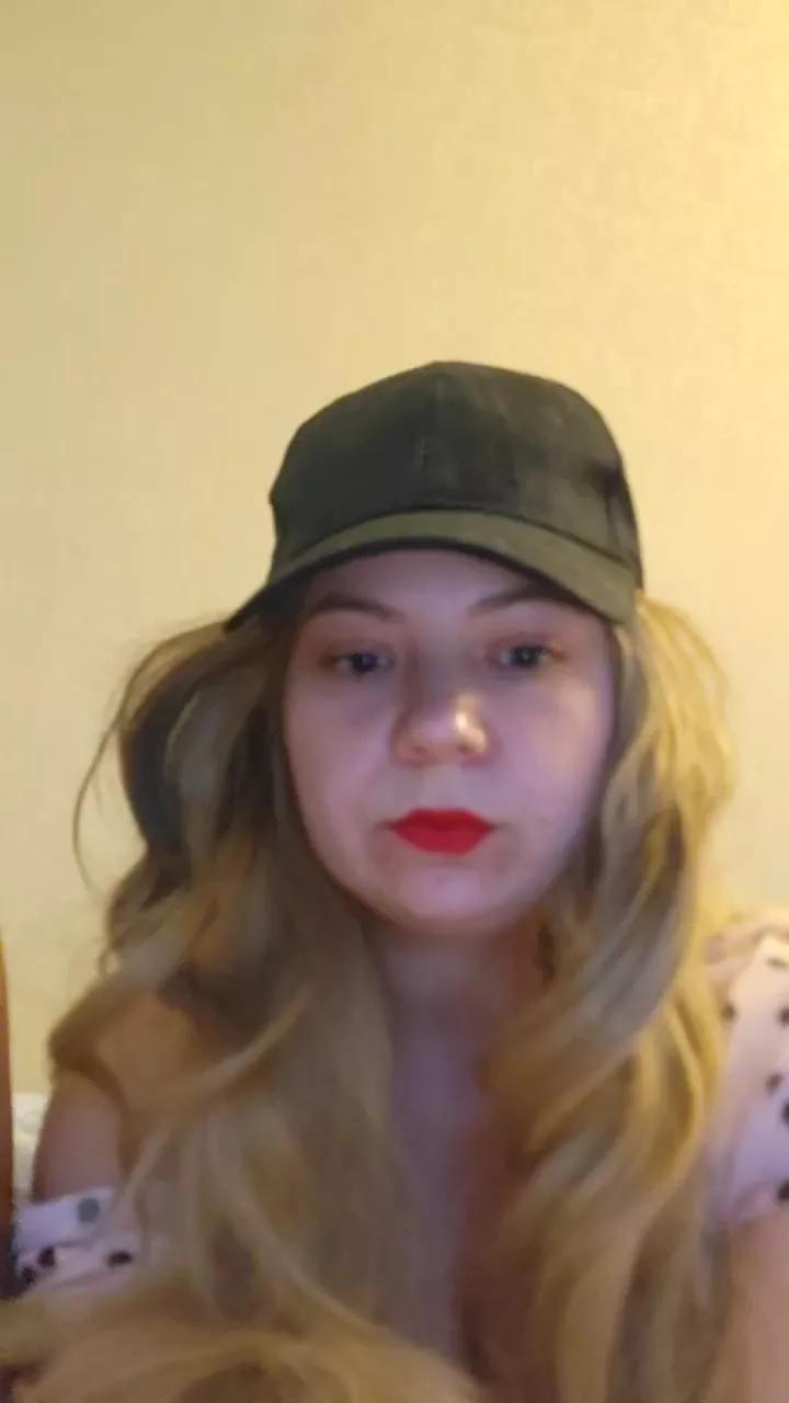 Lolomiam07 on Cam4 